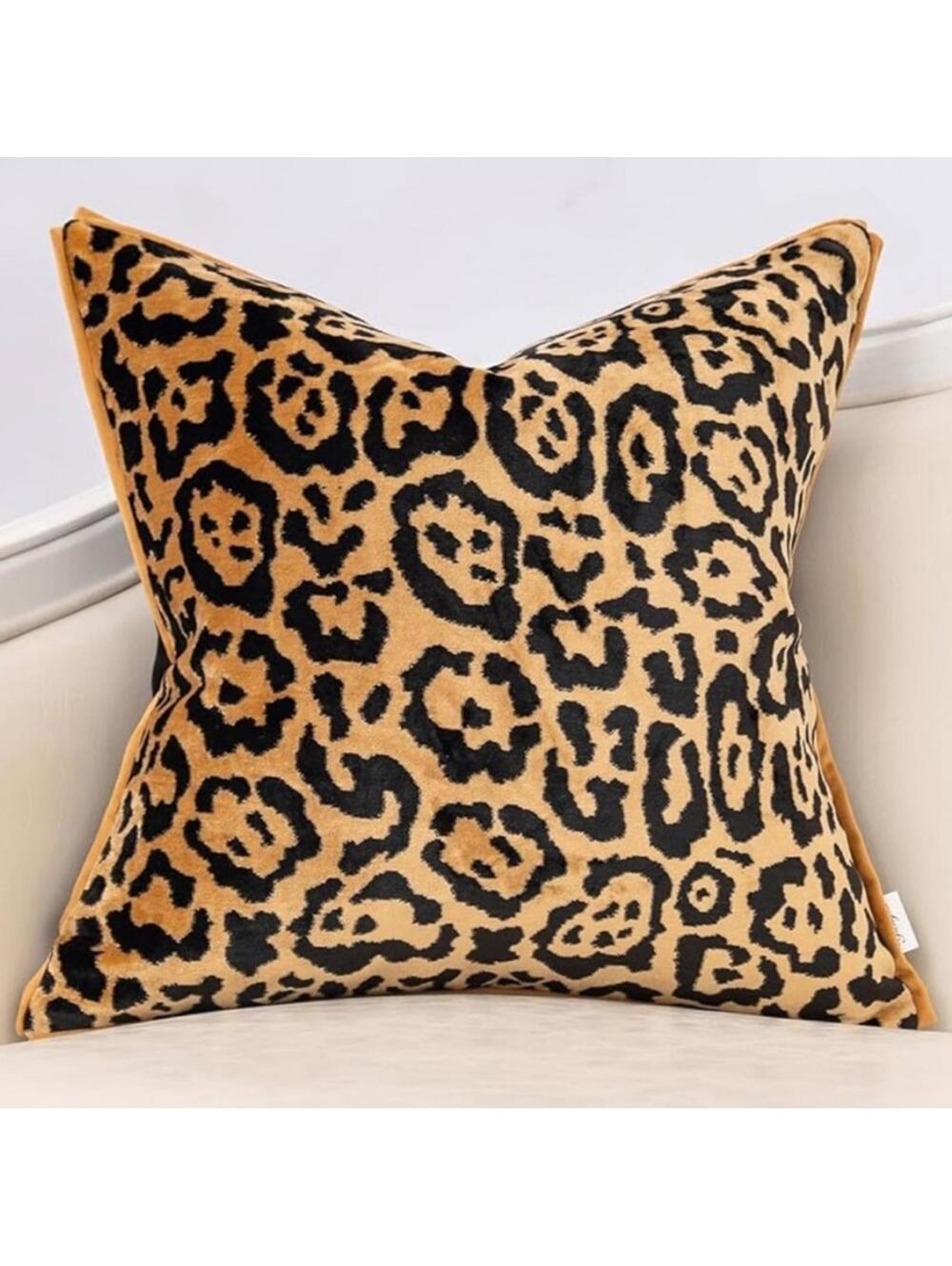 🆕 Leopard Print Velvet EURO decorative accent pillow cover in 2 18” x 18” animal